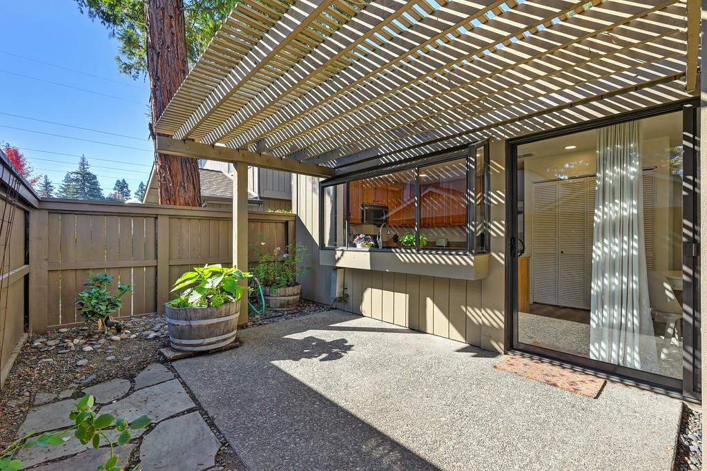 224 East Ranch Road Sacramento, CA 95825 - Photo 49 of 65 a front view of a house with a garden