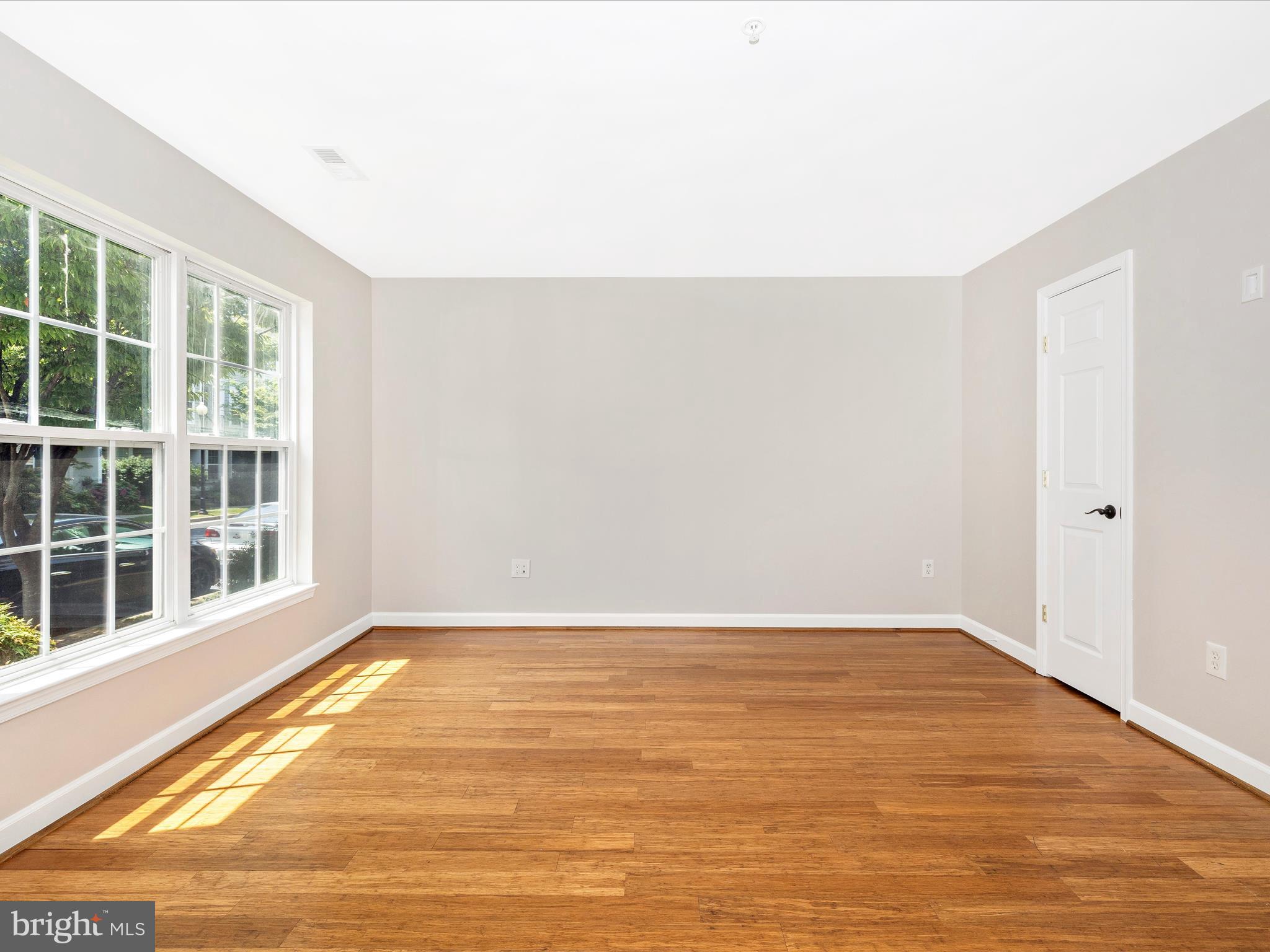 8828 Lew Wallace Road Frederick, MD 21704 - Photo 4 of 56 Entry Level Office/Bedroom