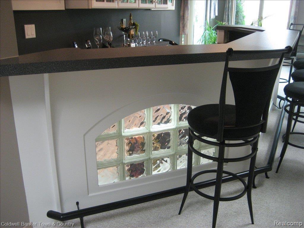 7237 Summit Ridge Brighton, MI 48116 - Photo 24 of 25 Bar