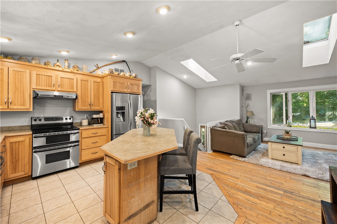 233 Old Oxford Road North Smithfield, RI 02896 - Photo 12 of 34