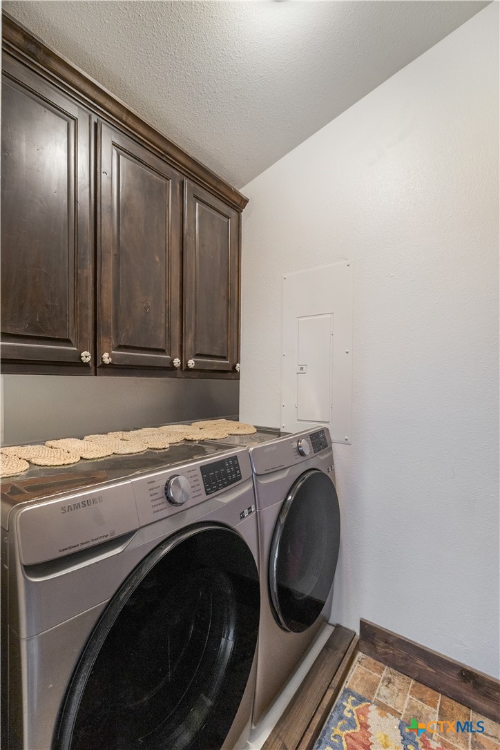 2796 Benbow Road Inez, TX 77968 - Photo 27 of 35 a utility room with dryer and washer