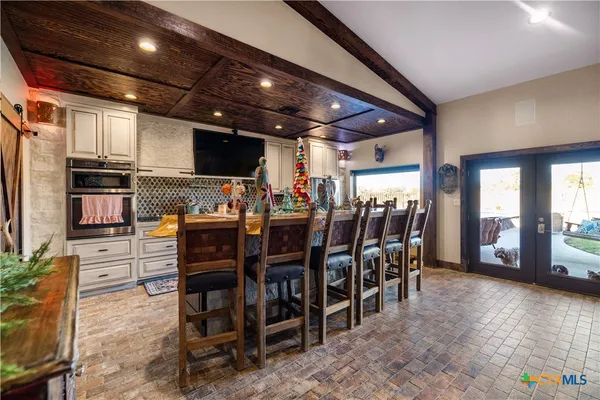 $799,000 | 2796 Benbow Road, Inez, TX 77968