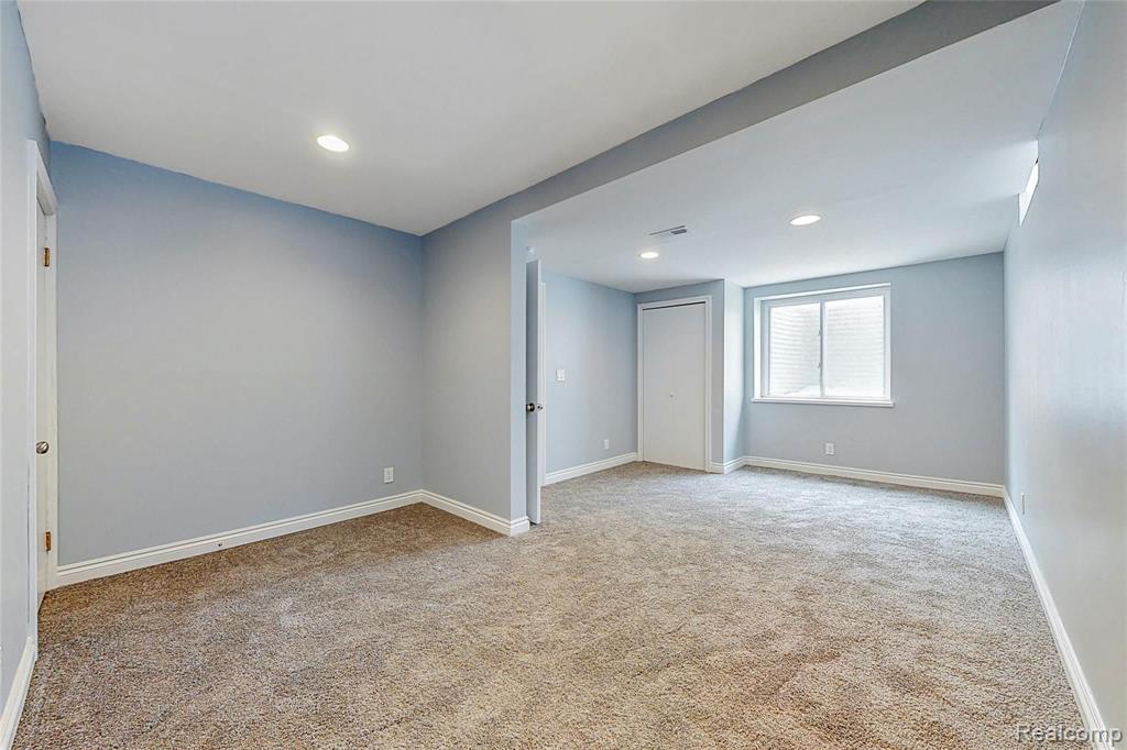 18244 Beverly Road Beverly Hills, MI 48025 - Photo 27 of 30