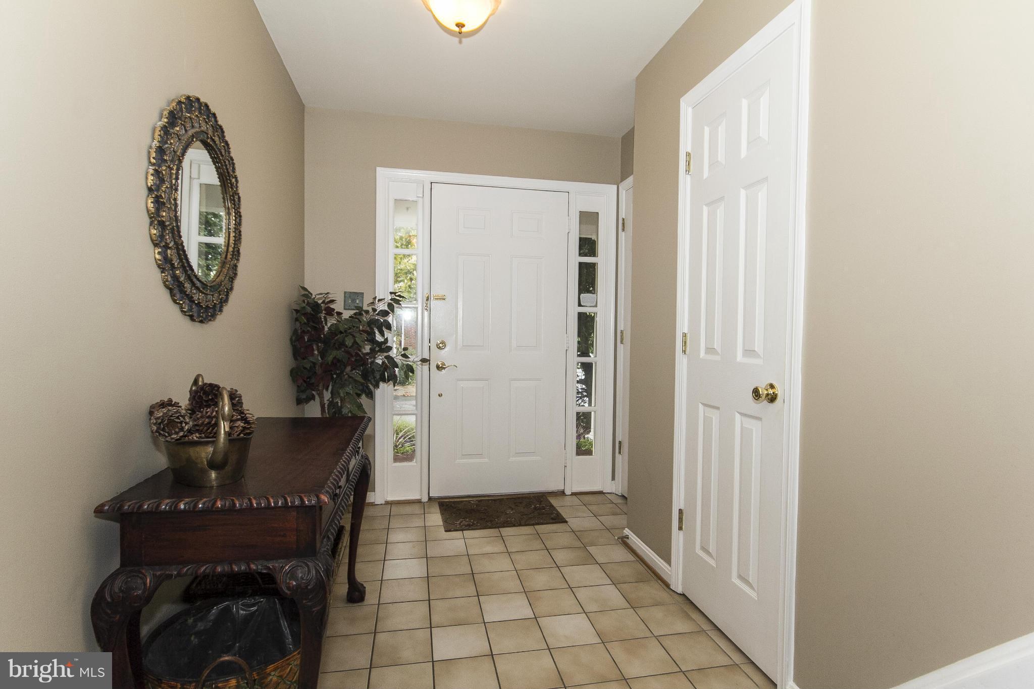 5243 Downing Road Baltimore, MD 21212 - Photo 2 of 30 Entry Foyer