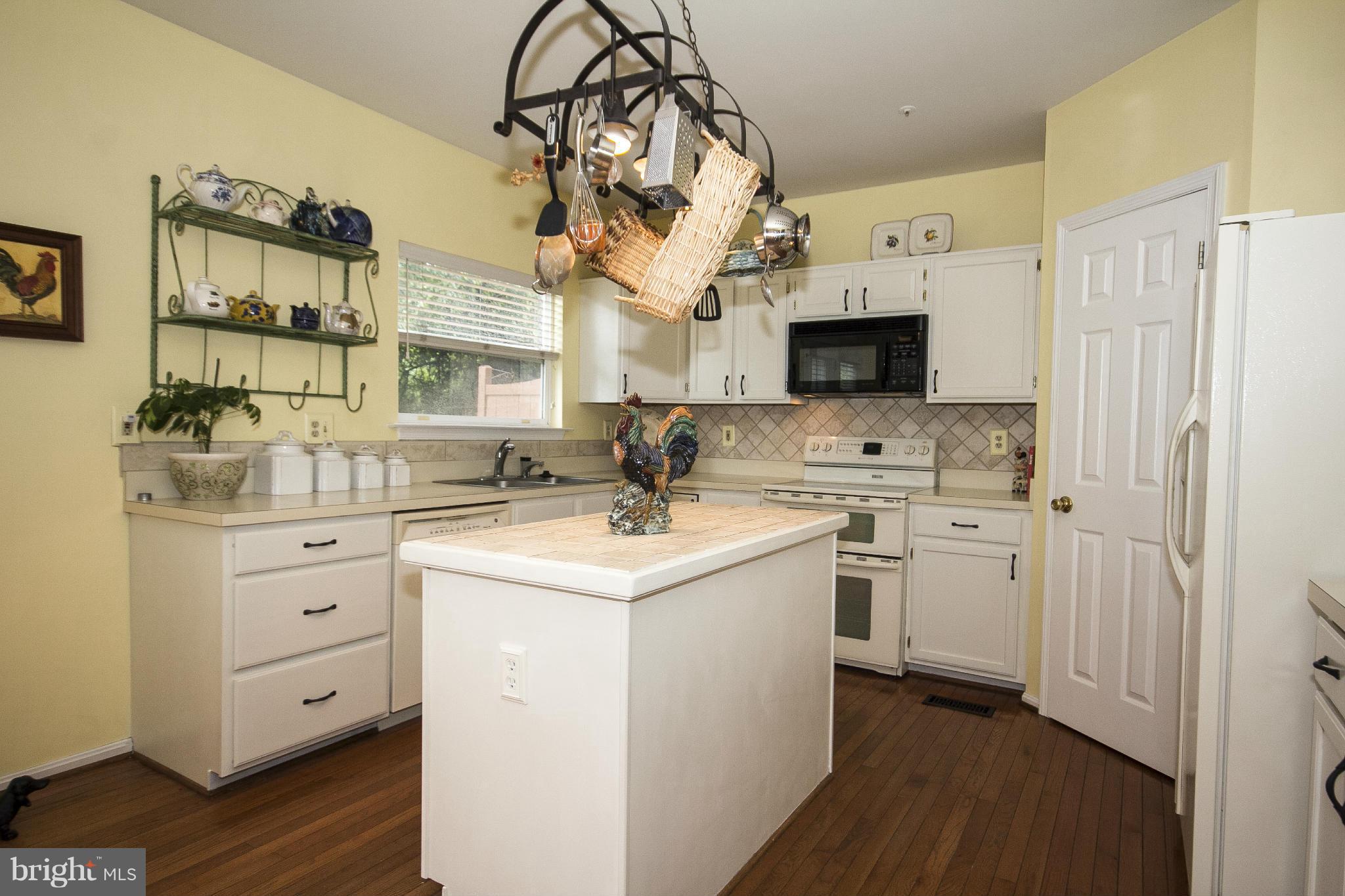 5243 Downing Road Baltimore, MD 21212 - Photo 12 of 30 Kitchen W/ Central Island