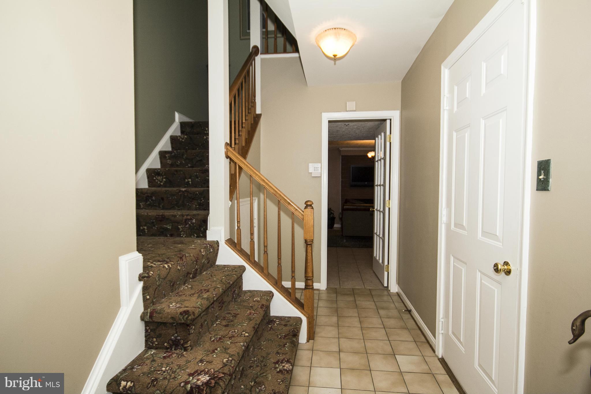 5243 Downing Road Baltimore, MD 21212 - Photo 3 of 30 Entry Foyer