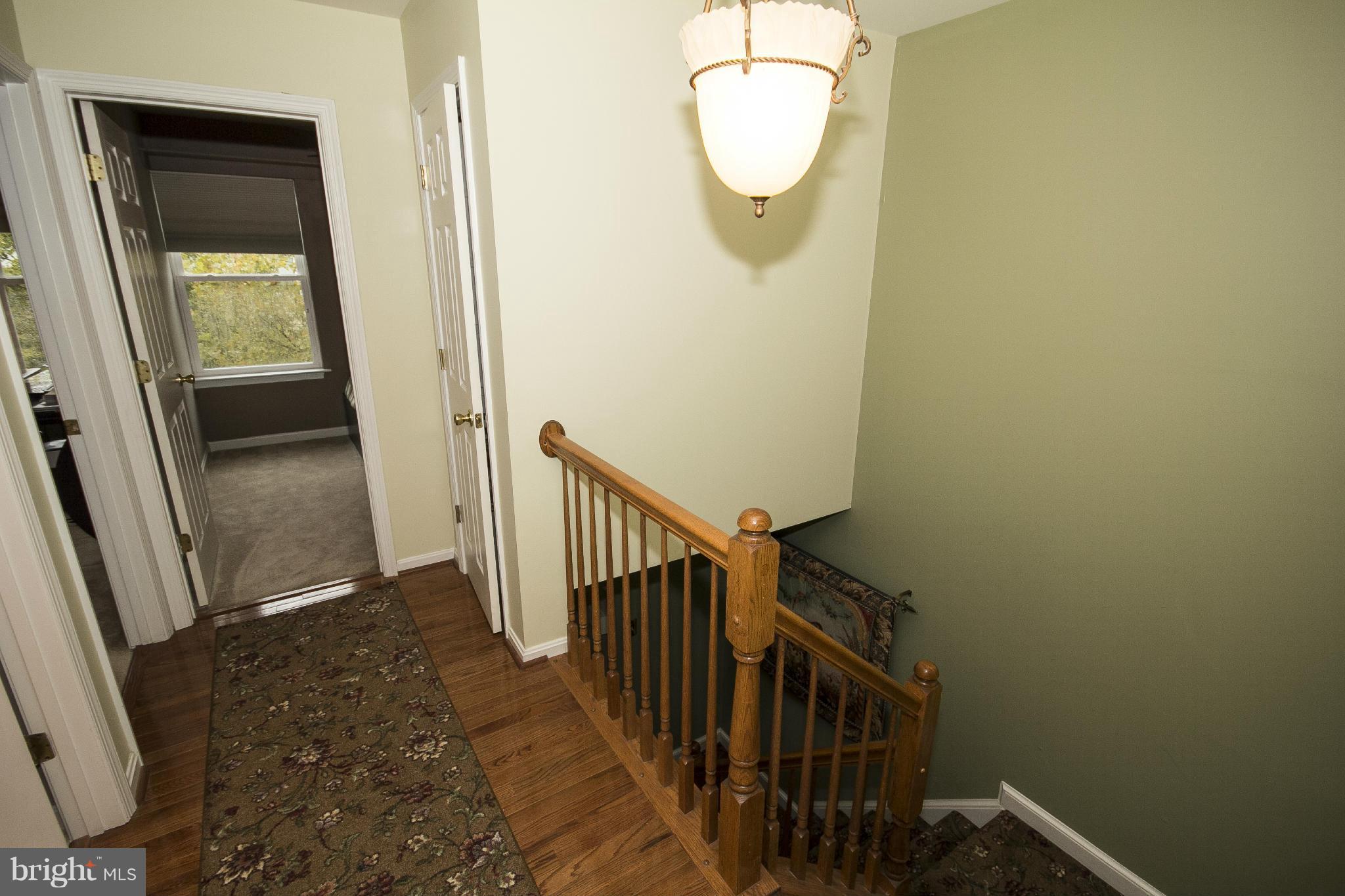 5243 Downing Road Baltimore, MD 21212 - Photo 23 of 30 Upper 2 foyer area