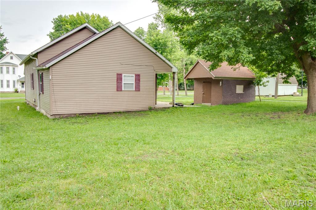 821 Locust Carrollton, IL 62016 - Photo 17 of 17