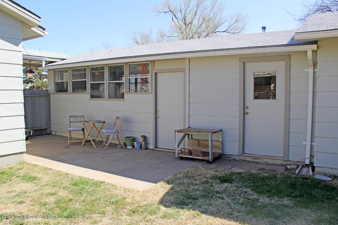 5016 South Bonham Street Amarillo, TX 79110 - Photo 27 of 31 a view of a house with backyard and sitting area