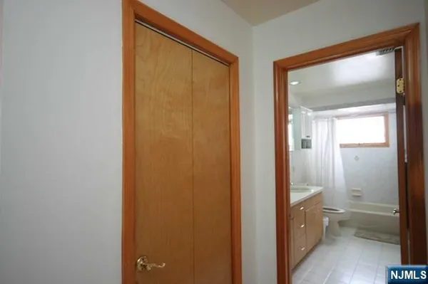 $3,450 | 31 Marion Avenue, Unit 2, Cliffside Park, NJ 07010