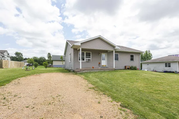 $199,900 | 614 South Lincoln Street, Cuba City, WI 53807