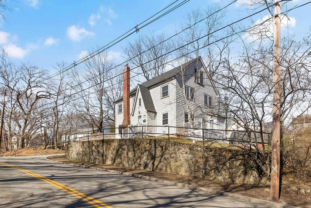 189 Spring Street Arlington, MA 02476 - Photo 2 of 35 Gallery Image 2