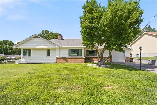 $245,000 | 1830 Shawnee Street, Leavenworth, KS 66048