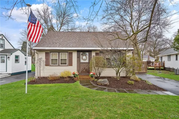 $209,900 | 204 Stonefield Road, Onondaga, NY 13205
