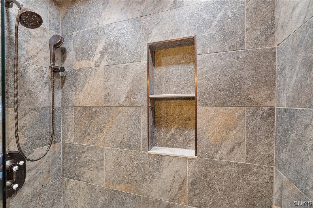 204 Stonefield Road Onondaga, NY 13205 - Photo 19 of 32