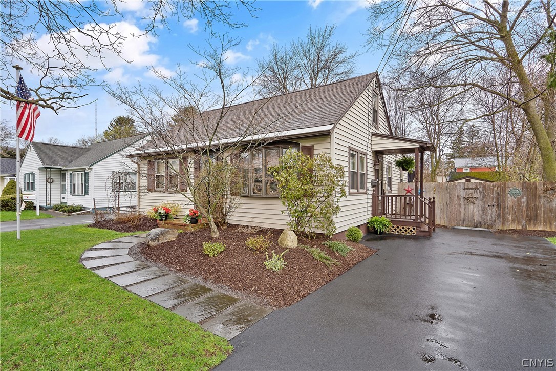 204 Stonefield Road Onondaga, NY 13205 - Photo 2 of 32