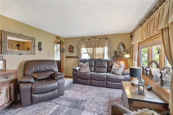 $209,900 | 204 Stonefield Road, Onondaga, NY 13205