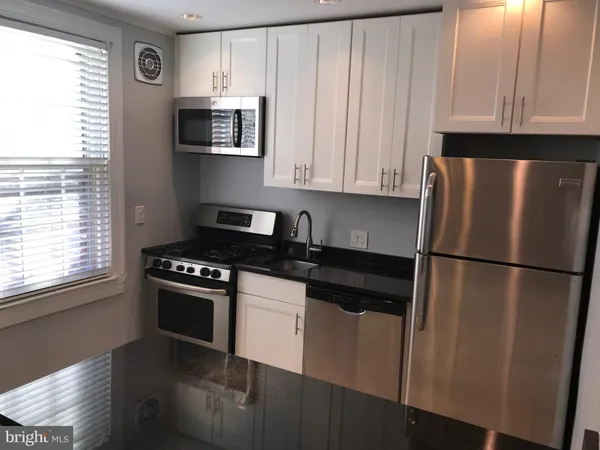 $2,400 | 2601 16th Street South, Unit 624, Arlington, VA 22204