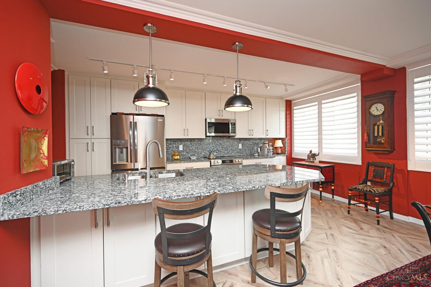 2444 Madison Road, Unit 301 Cincinnati, OH 45208 - Photo 21 of 46 Gallery Image 21