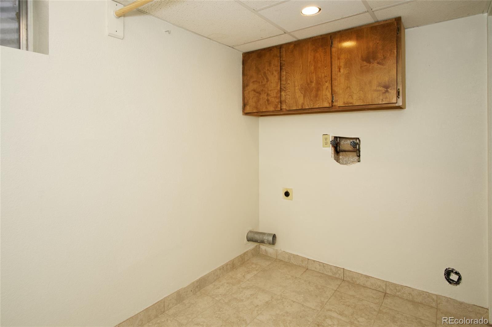 20 Jack Rabbit Place Highlands Ranch, CO 80126 - Photo 30 of 30 a view of an empty room
