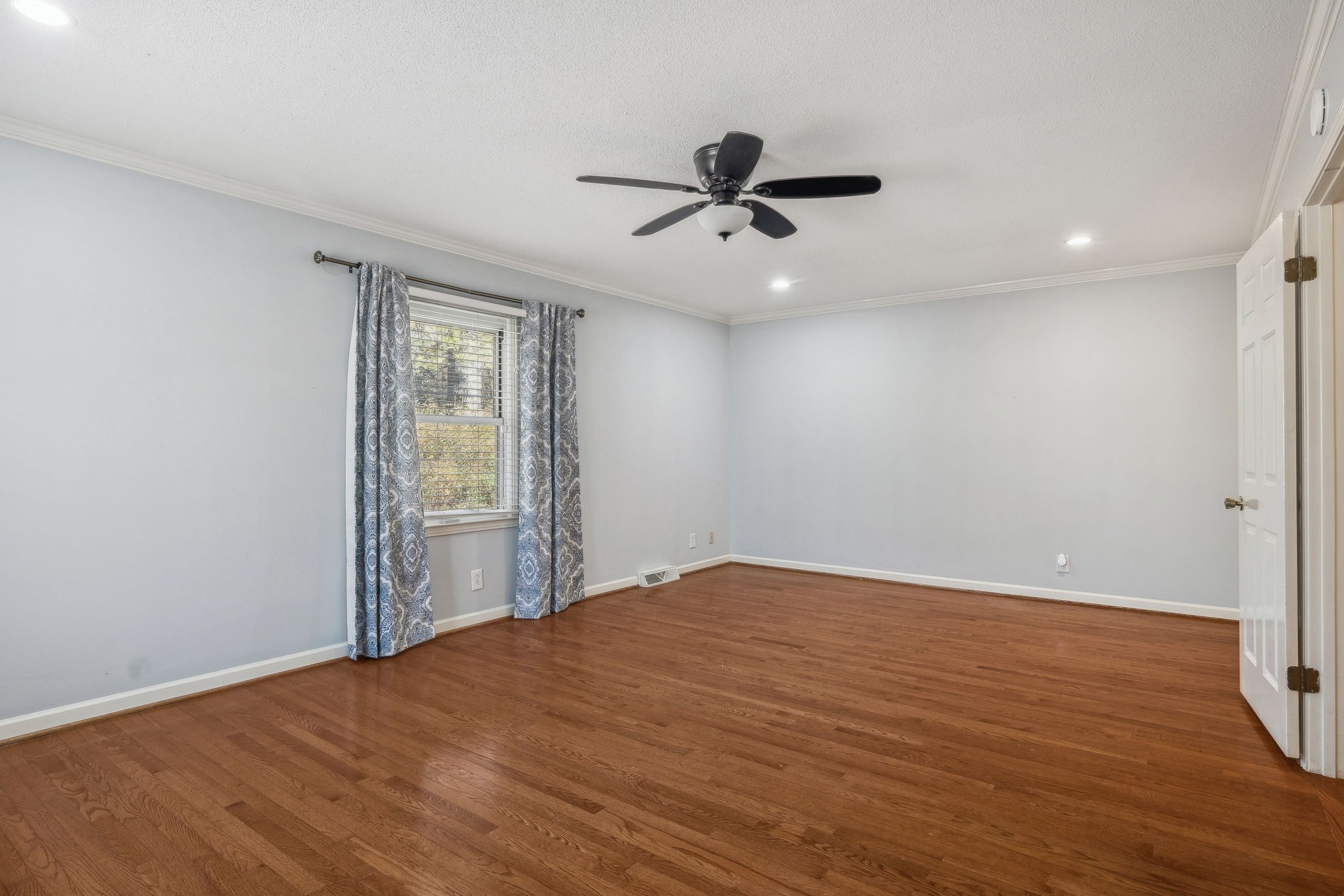 4 Trahern Terrace Clarksville, TN 37040 - Photo 27 of 66 a view of empty room with wooden floor and fan