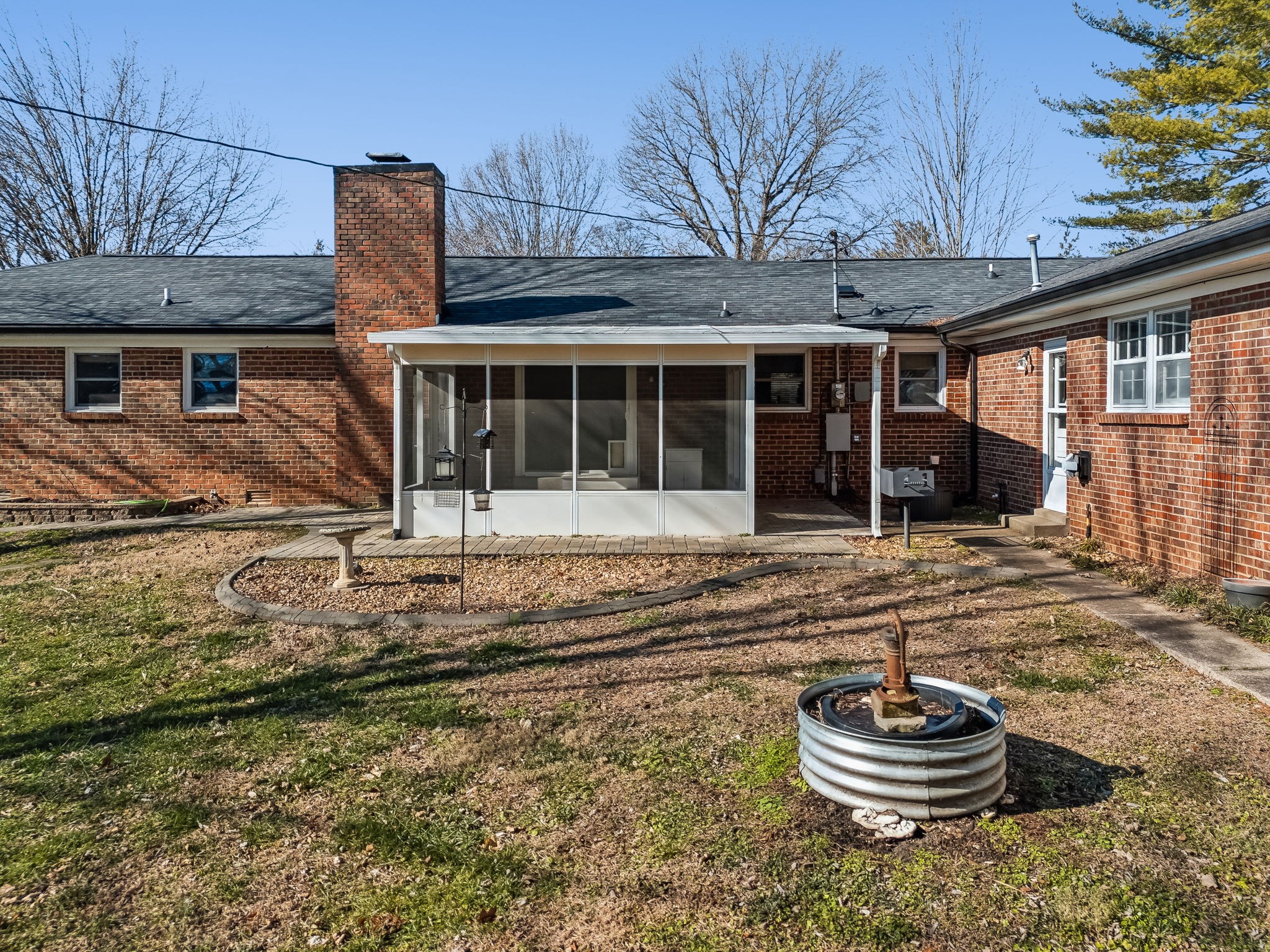 4 Trahern Terrace Clarksville, TN 37040 - Photo 65 of 66 a front view of a house with a yard patio and a fountain