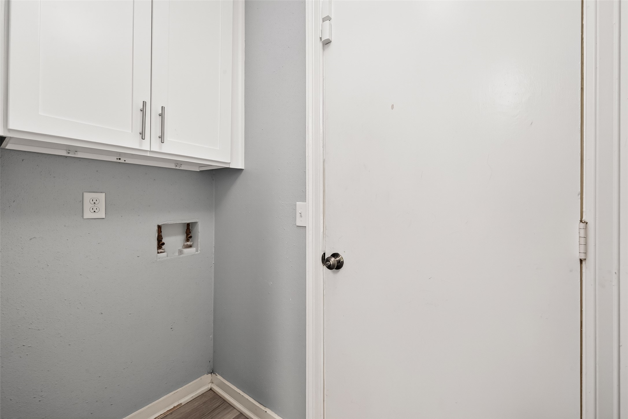 9507 Secretariat Drive Houston, TX 77065 - Photo 20 of 41 a view of cabinets