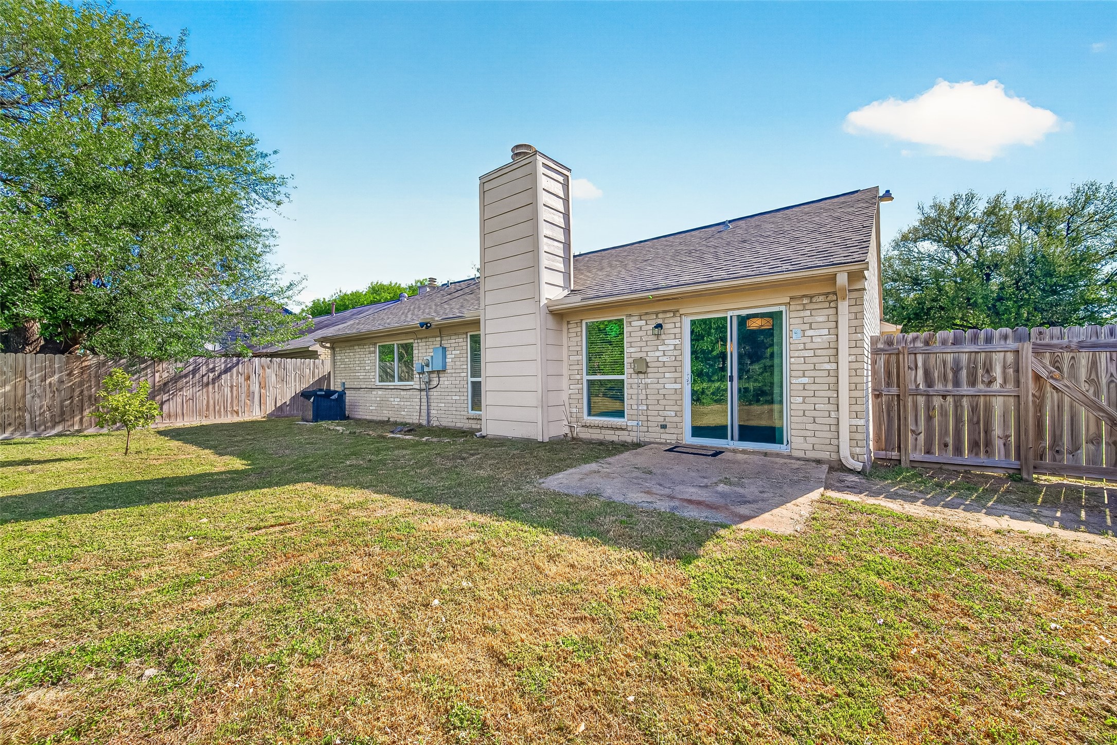 9507 Secretariat Drive Houston, TX 77065 - Photo 41 of 41 a front view of house with yard and green space