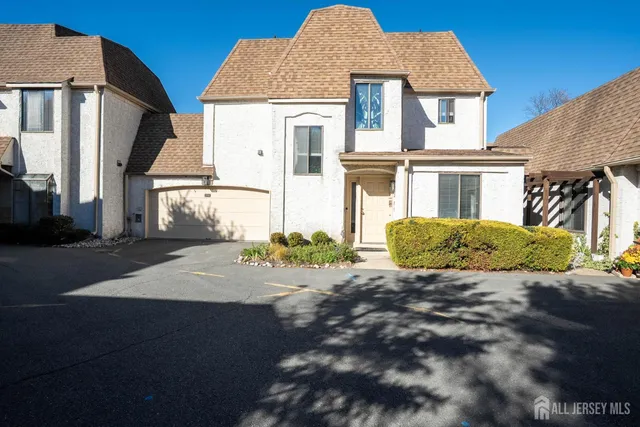 $3,000 | 58 Park Gate Drive, Edison, NJ 08820