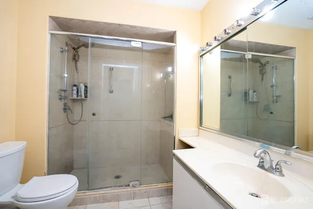 $3,000 | 58 Park Gate Drive, Edison, NJ 08820