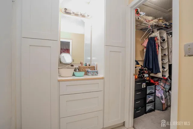 $3,000 | 58 Park Gate Drive, Edison, NJ 08820