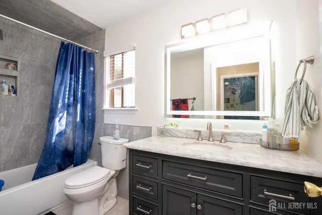 $3,000 | 58 Park Gate Drive, Edison, NJ 08820