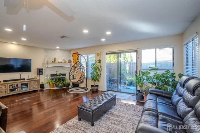 $3,000 | 58 Park Gate Drive, Edison, NJ 08820