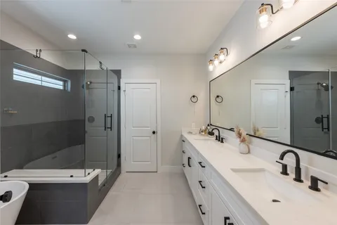 $395,000 | 5306 Creekmont Timbers Trail, Houston, TX 77091