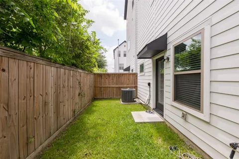 $395,000 | 5306 Creekmont Timbers Trail, Houston, TX 77091