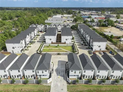 $395,000 | 5306 Creekmont Timbers Trail, Houston, TX 77091