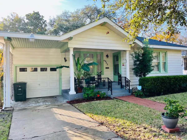 $2,300 | 4623 Avenue N 1/2 Rear, Galveston, TX 77551