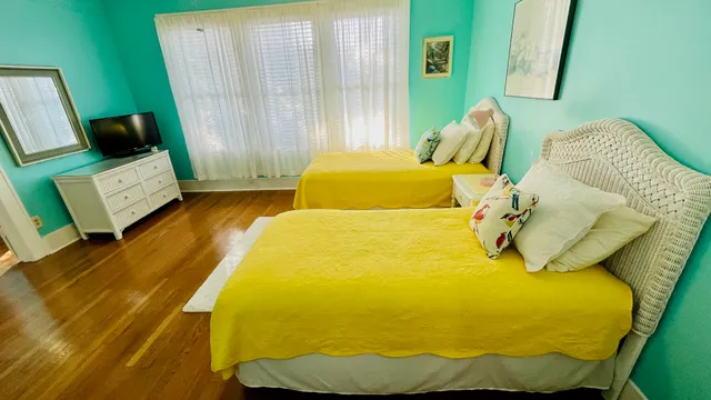 $2,400 | 4623 Avenue N 1/2 Rear, Galveston, TX 77551