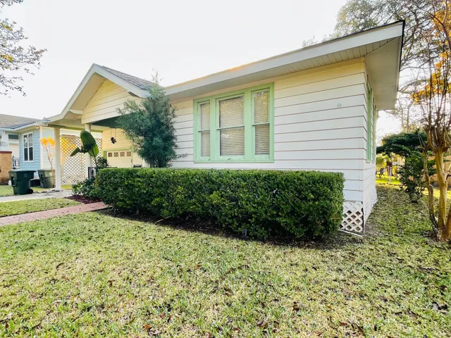$2,400 | 4623 Avenue N 1/2 Rear, Galveston, TX 77551
