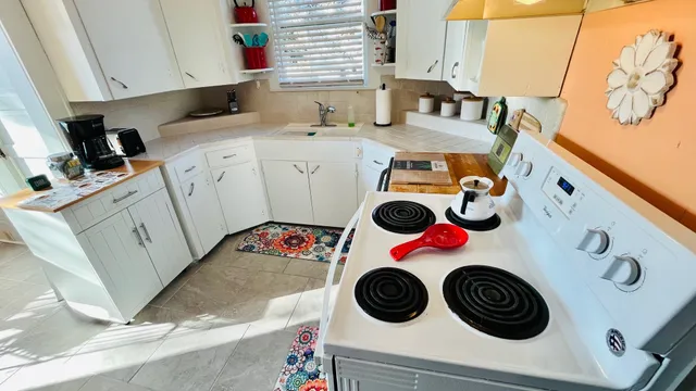 $2,400 | 4623 Avenue N 1/2 Rear, Galveston, TX 77551