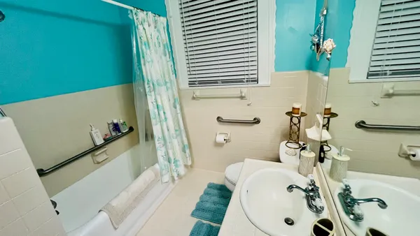 $2,300 | 4623 Avenue N 1/2 Rear, Galveston, TX 77551