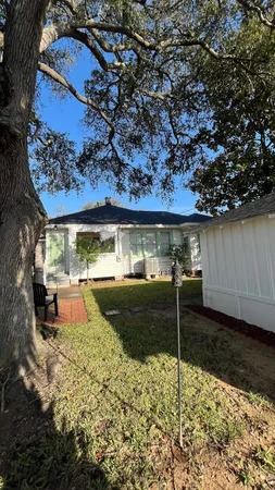 $2,300 | 4623 Avenue N 1/2 Rear, Galveston, TX 77551