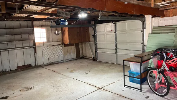 $2,300 | 4623 Avenue N 1/2 Rear, Galveston, TX 77551