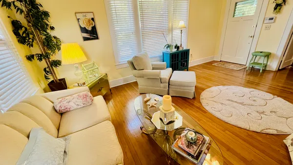 $2,300 | 4623 Avenue N 1/2 Rear, Galveston, TX 77551