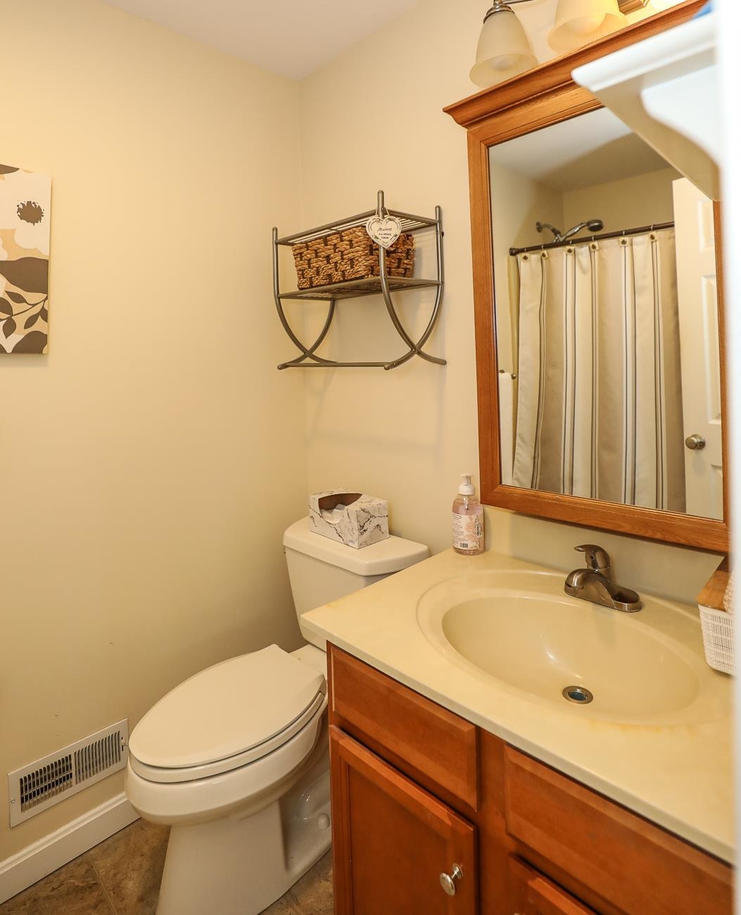 186 Winding Pond Road Londonderry, NH 03053 - Photo 20 of 32 Gallery Image 20