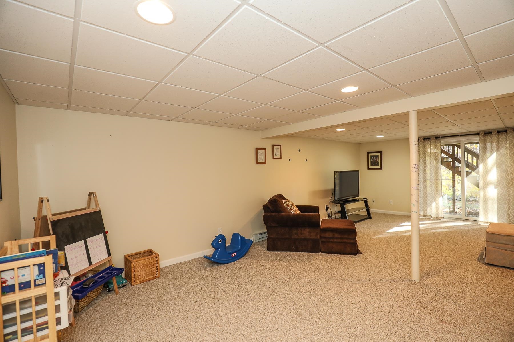 186 Winding Pond Road Londonderry, NH 03053 - Photo 26 of 32 Gallery Image 26