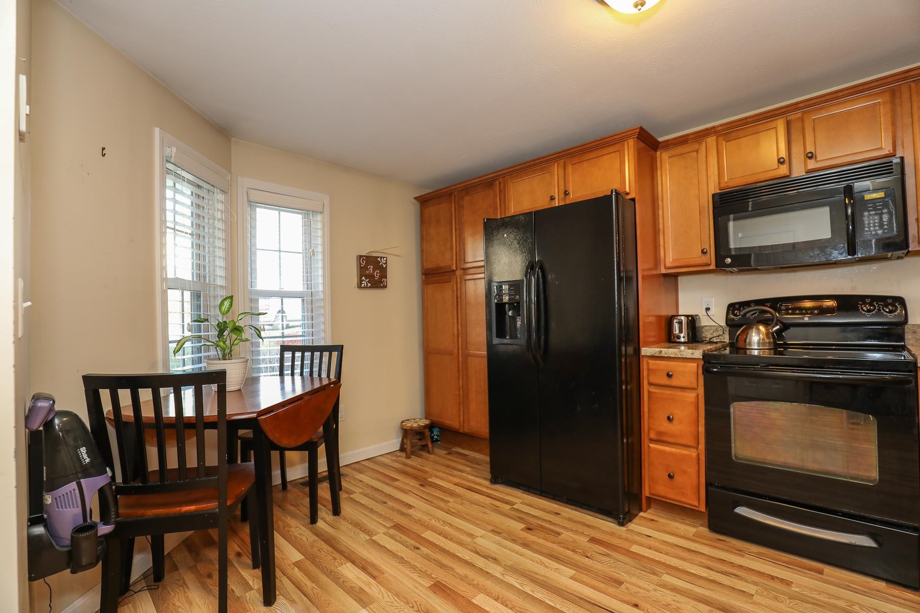 186 Winding Pond Road Londonderry, NH 03053 - Photo 5 of 32 Gallery Image 5