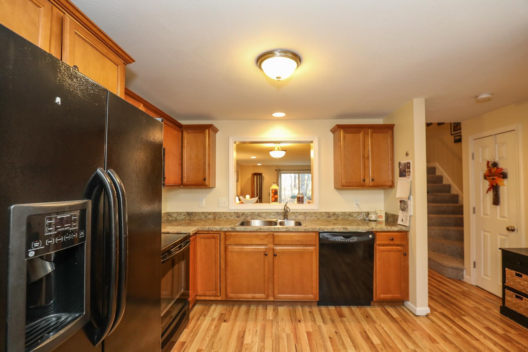 186 Winding Pond Road Londonderry, NH 03053 - Photo 6 of 32 Gallery Image 6