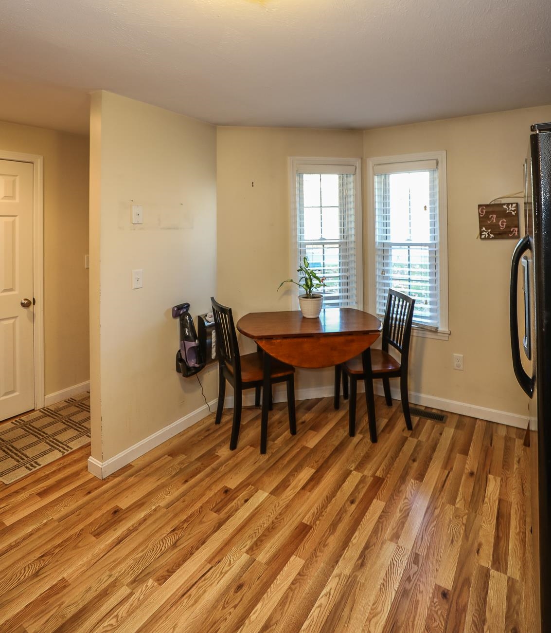 186 Winding Pond Road Londonderry, NH 03053 - Photo 8 of 32 Gallery Image 8