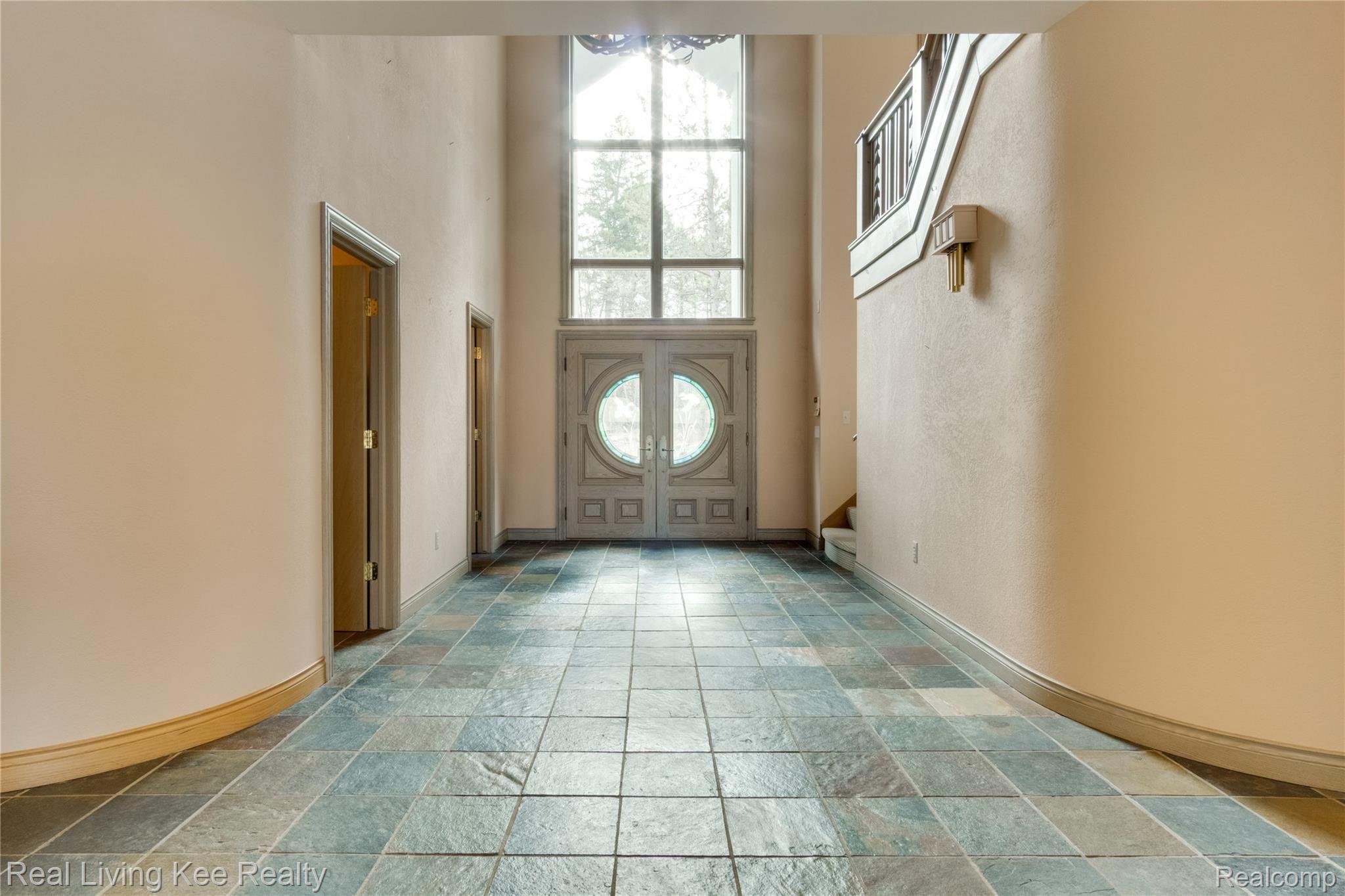 1285 Lake George Road Oakland, MI 48363 - Photo 10 of 55 Interiors (1 of 70).jpg